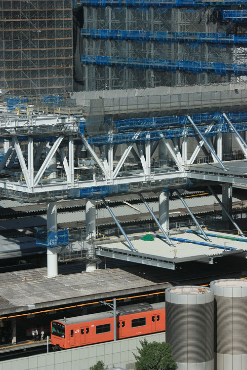 大阪駅ドーム屋根仮設工事2009年11月